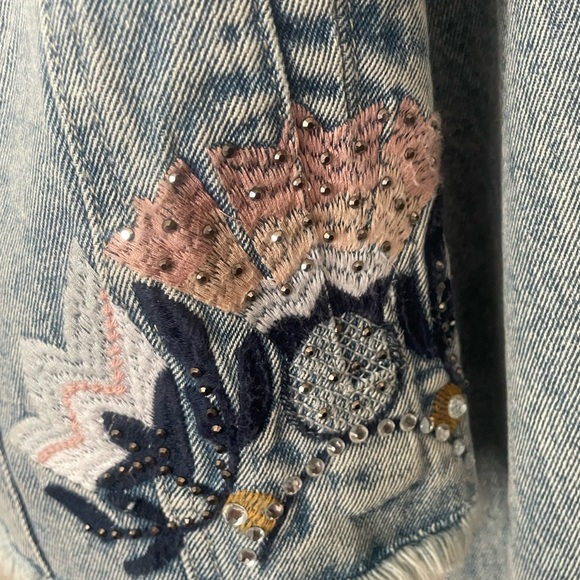 Bebe Gorgeous jacket  xl but can fit a m zice to.perfect condition stones - Picture 3 of 5